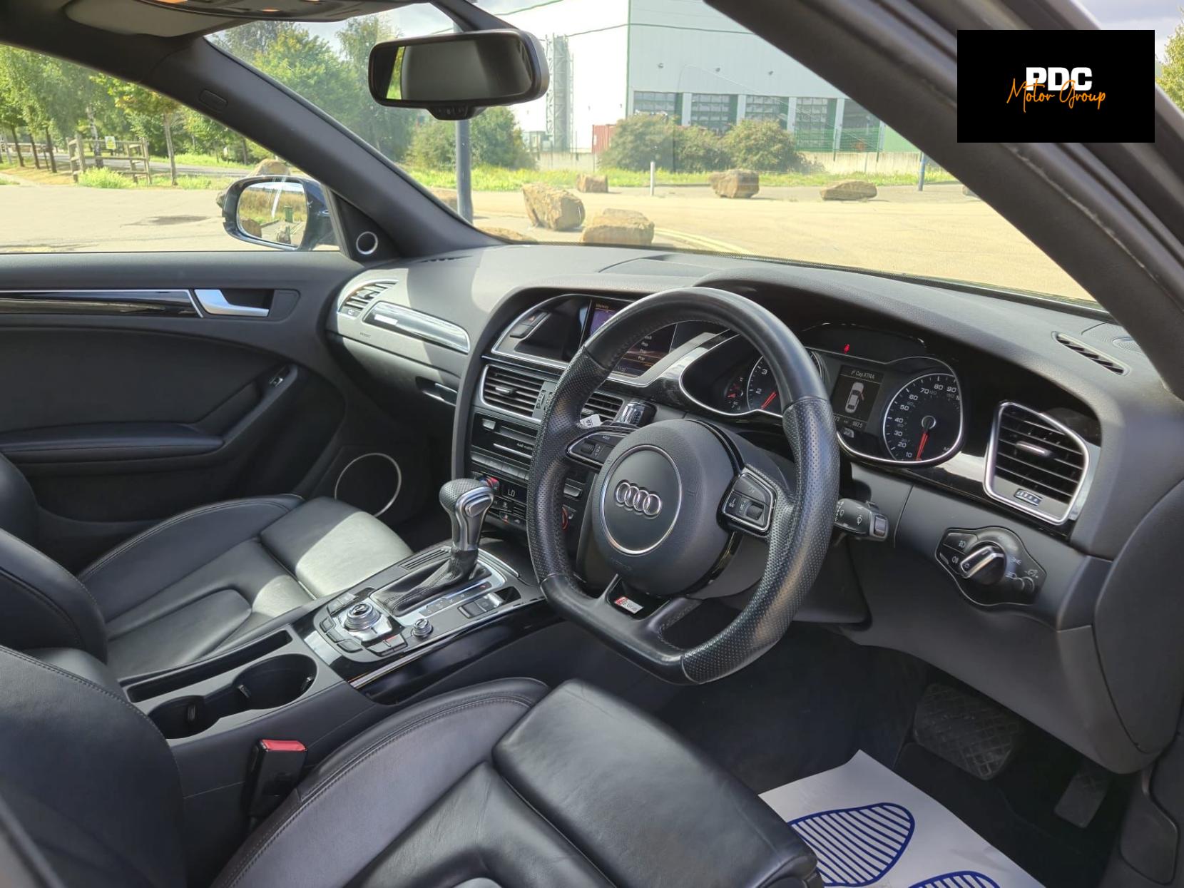 Audi A4 2.0 TFSI Black Edition Saloon 4dr Petrol S Tronic quattro Euro 5 (s/s) (211 ps)