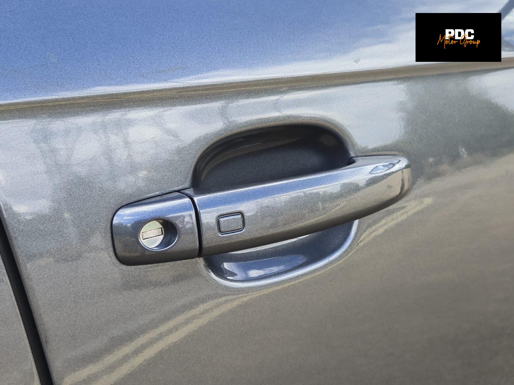 Audi A4 2.0 TFSI Black Edition Saloon 4dr Petrol S Tronic quattro Euro 5 (s/s) (211 ps)