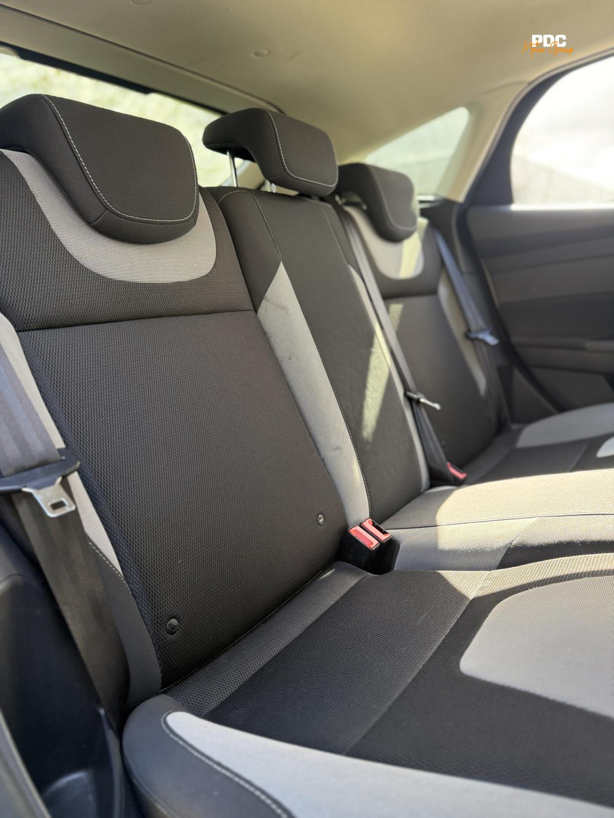 Ford Focus 1.0T EcoBoost Zetec Navigator Hatchback 5dr Petrol Manual Euro 5 (s/s) (100 ps)