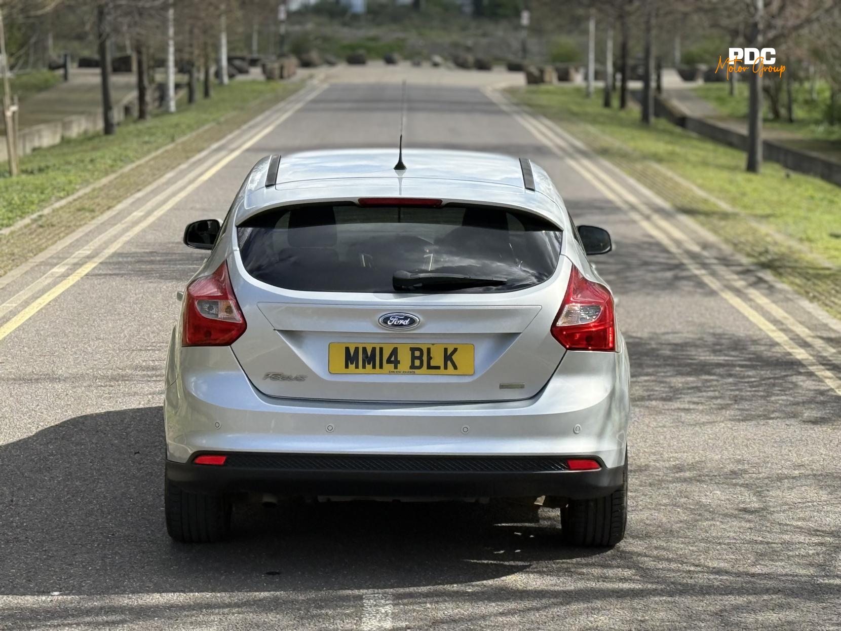 Ford Focus 1.0T EcoBoost Zetec Navigator Hatchback 5dr Petrol Manual Euro 5 (s/s) (100 ps)