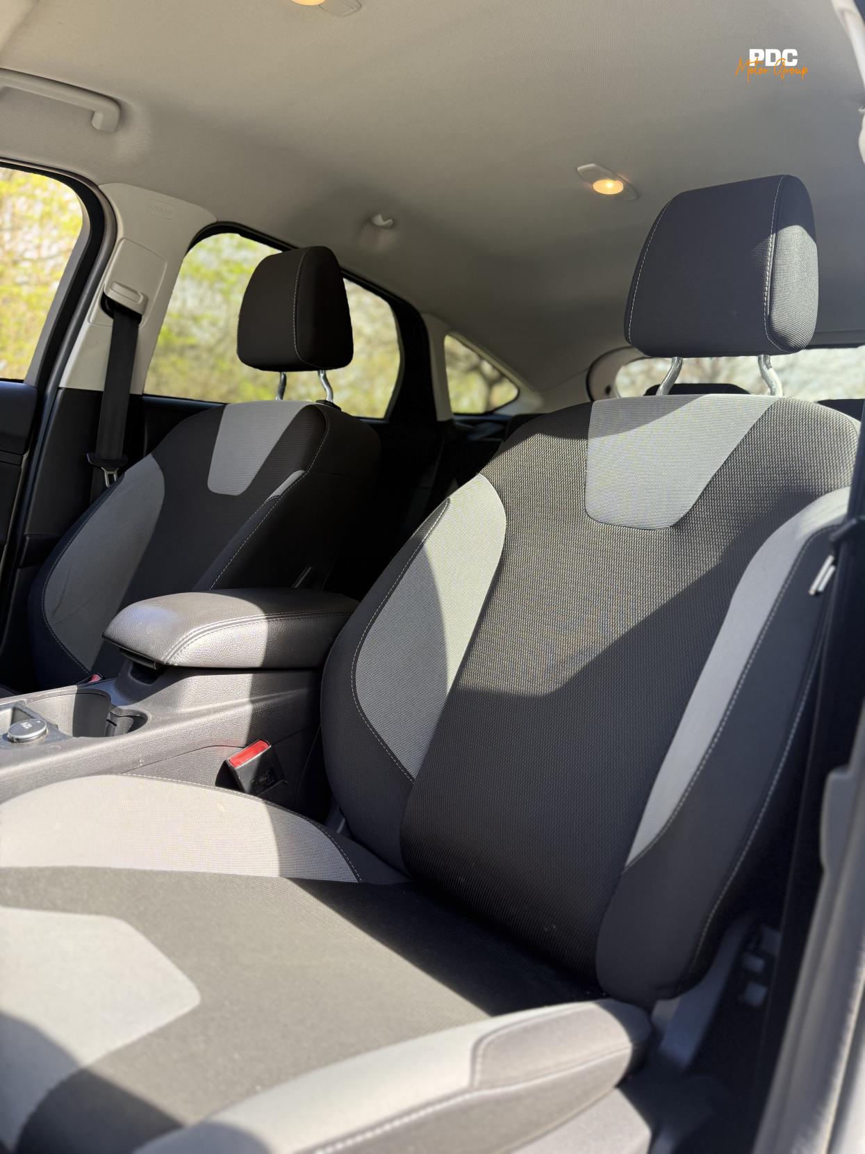 Ford Focus 1.0T EcoBoost Zetec Navigator Hatchback 5dr Petrol Manual Euro 5 (s/s) (100 ps)