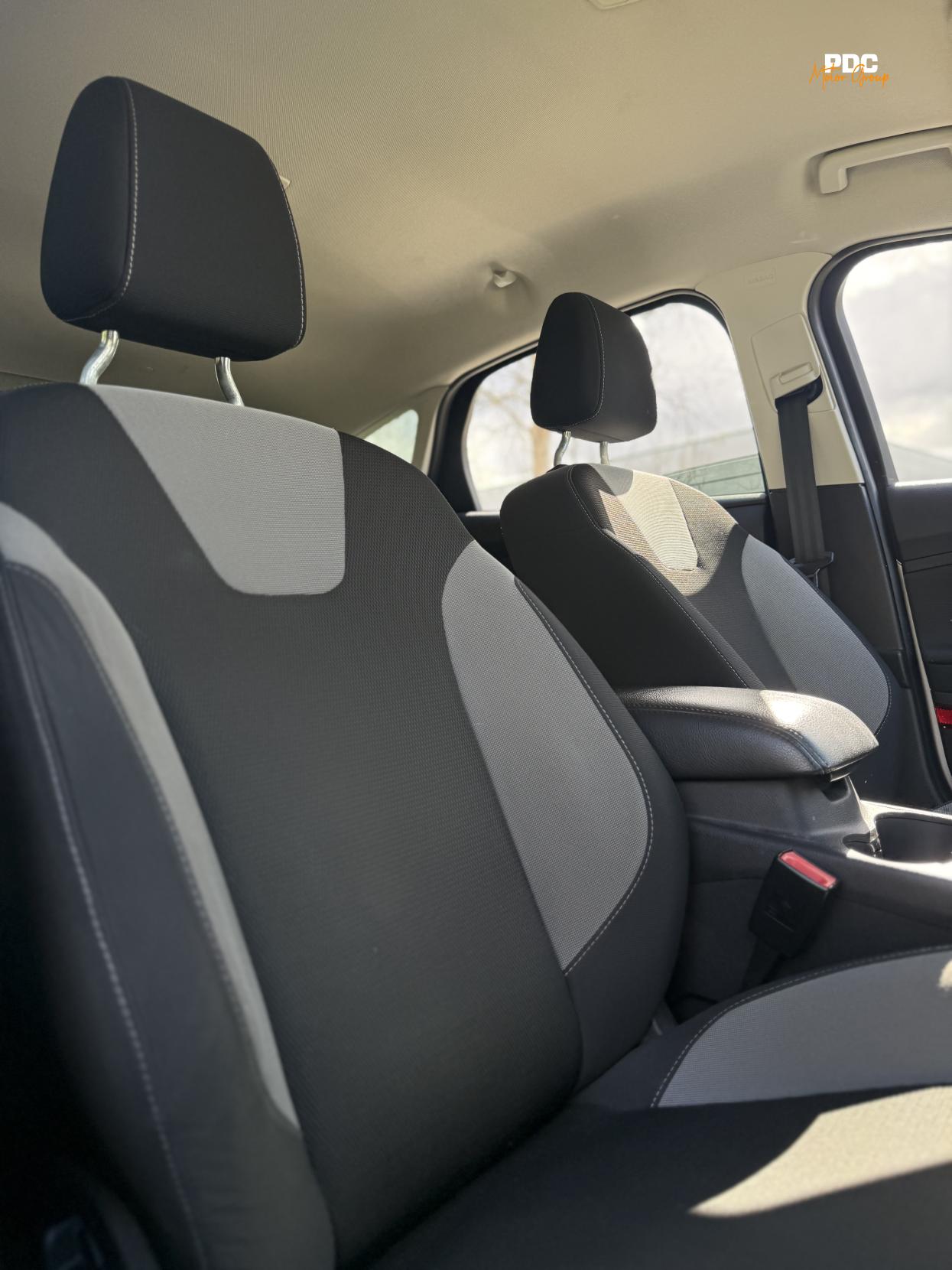 Ford Focus 1.0T EcoBoost Zetec Navigator Hatchback 5dr Petrol Manual Euro 5 (s/s) (100 ps)