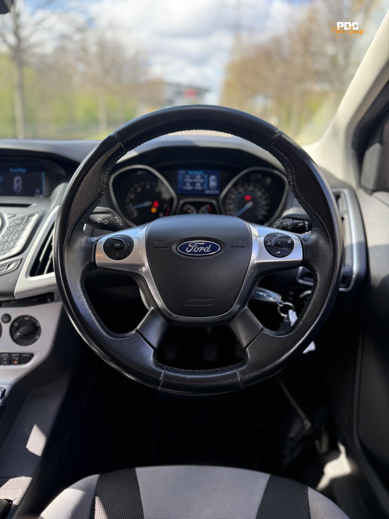 Ford Focus 1.0T EcoBoost Zetec Navigator Hatchback 5dr Petrol Manual Euro 5 (s/s) (100 ps)