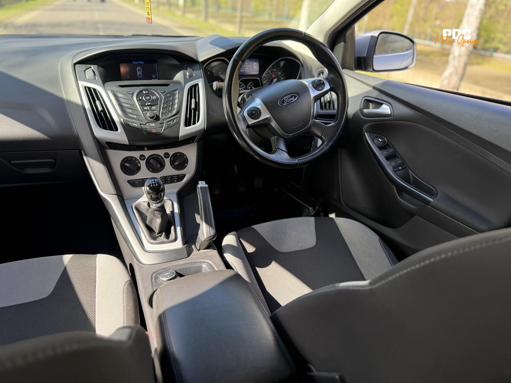 Ford Focus 1.0T EcoBoost Zetec Navigator Hatchback 5dr Petrol Manual Euro 5 (s/s) (100 ps)