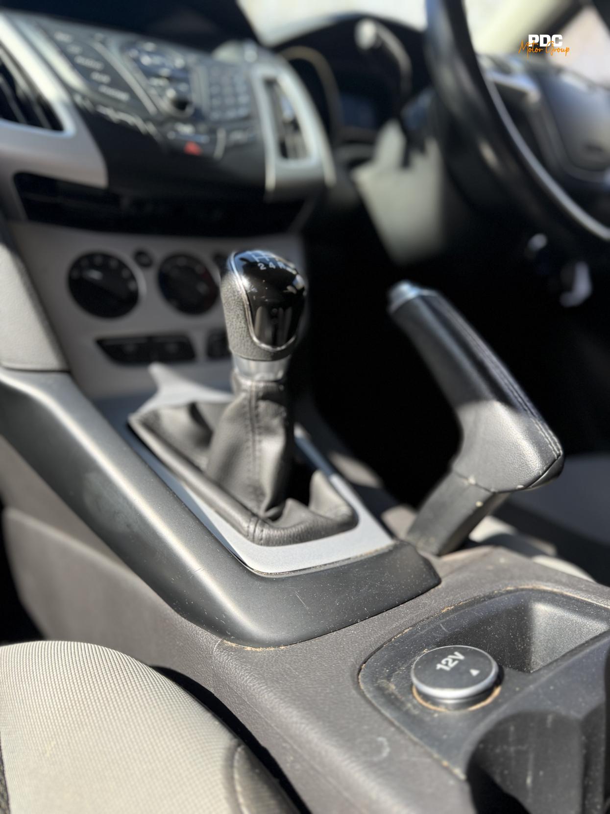 Ford Focus 1.0T EcoBoost Zetec Navigator Hatchback 5dr Petrol Manual Euro 5 (s/s) (100 ps)