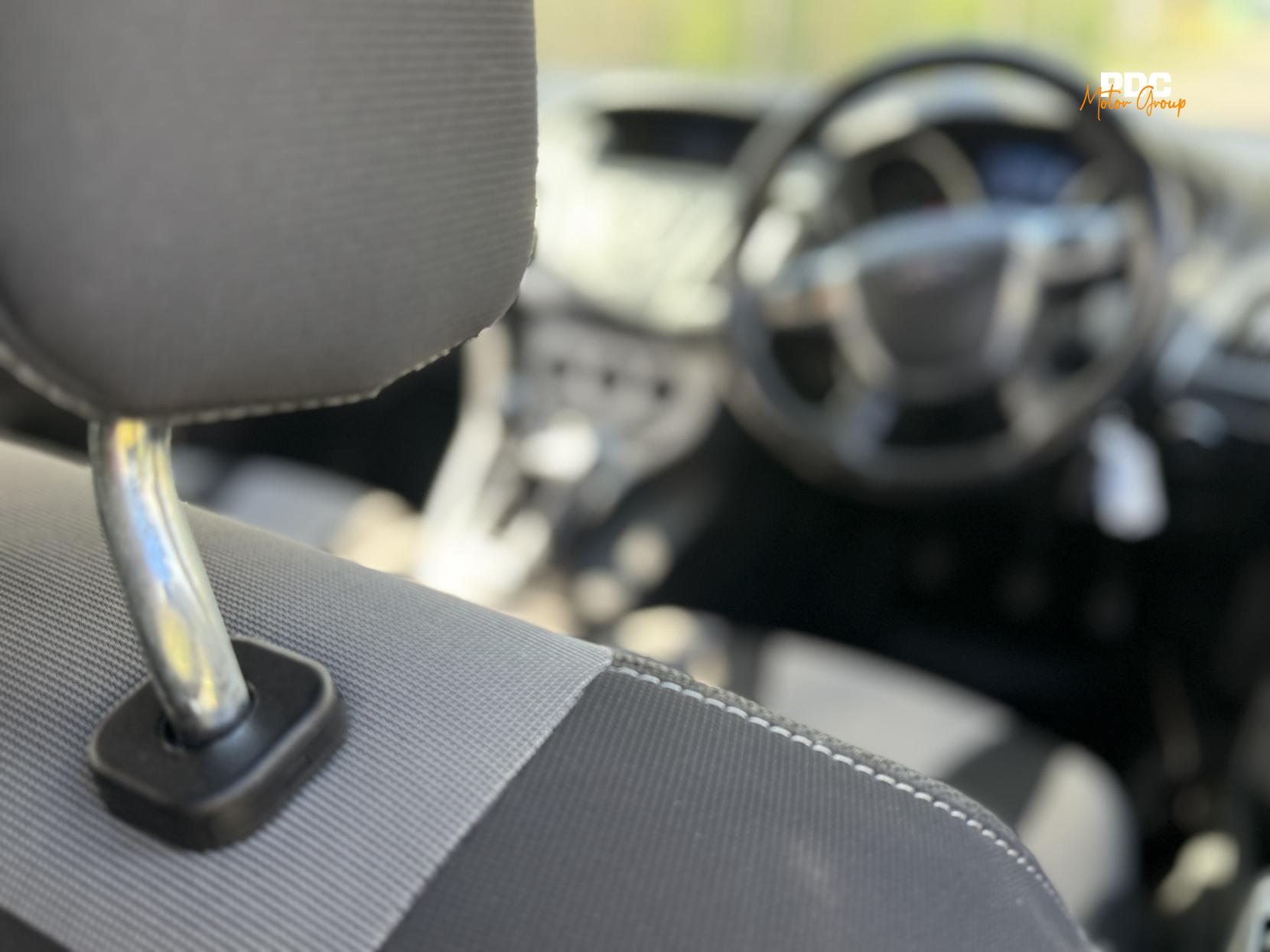 Ford Focus 1.0T EcoBoost Zetec Navigator Hatchback 5dr Petrol Manual Euro 5 (s/s) (100 ps)