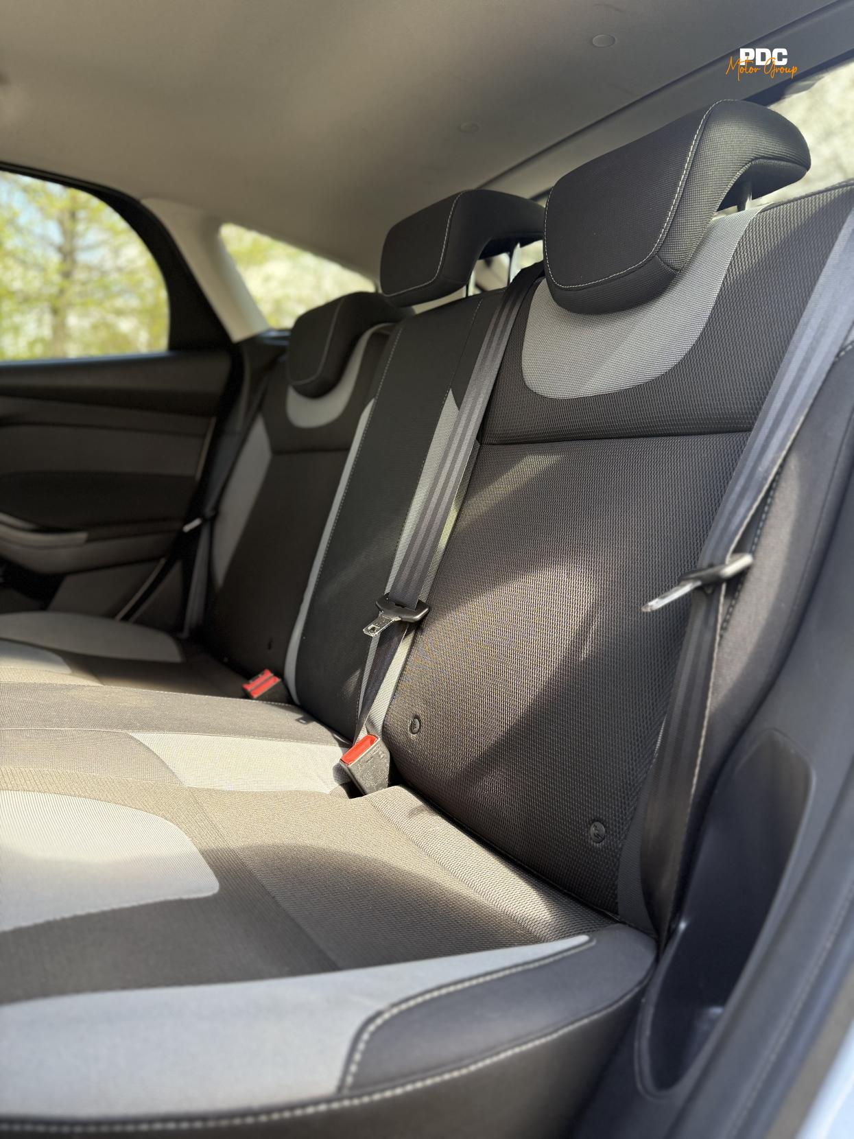 Ford Focus 1.0T EcoBoost Zetec Navigator Hatchback 5dr Petrol Manual Euro 5 (s/s) (100 ps)