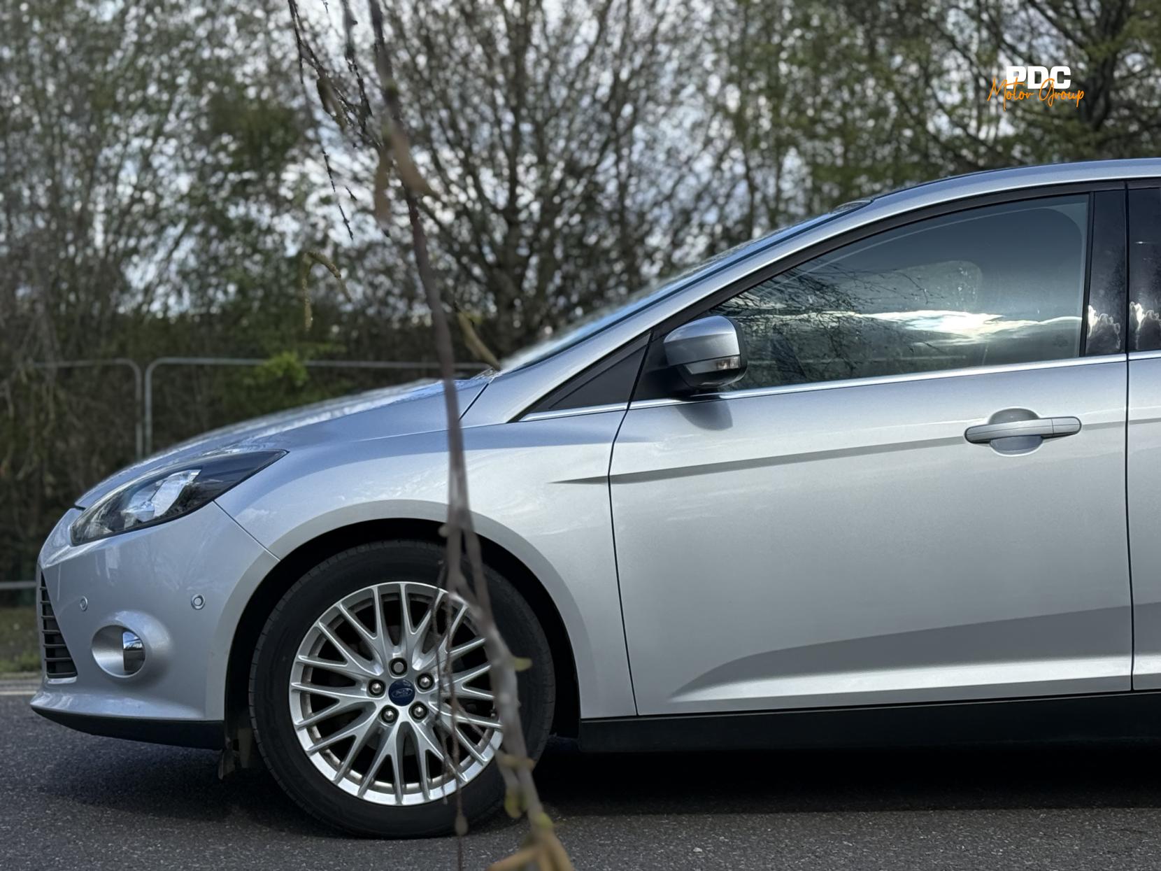 Ford Focus 1.0T EcoBoost Zetec Navigator Hatchback 5dr Petrol Manual Euro 5 (s/s) (100 ps)