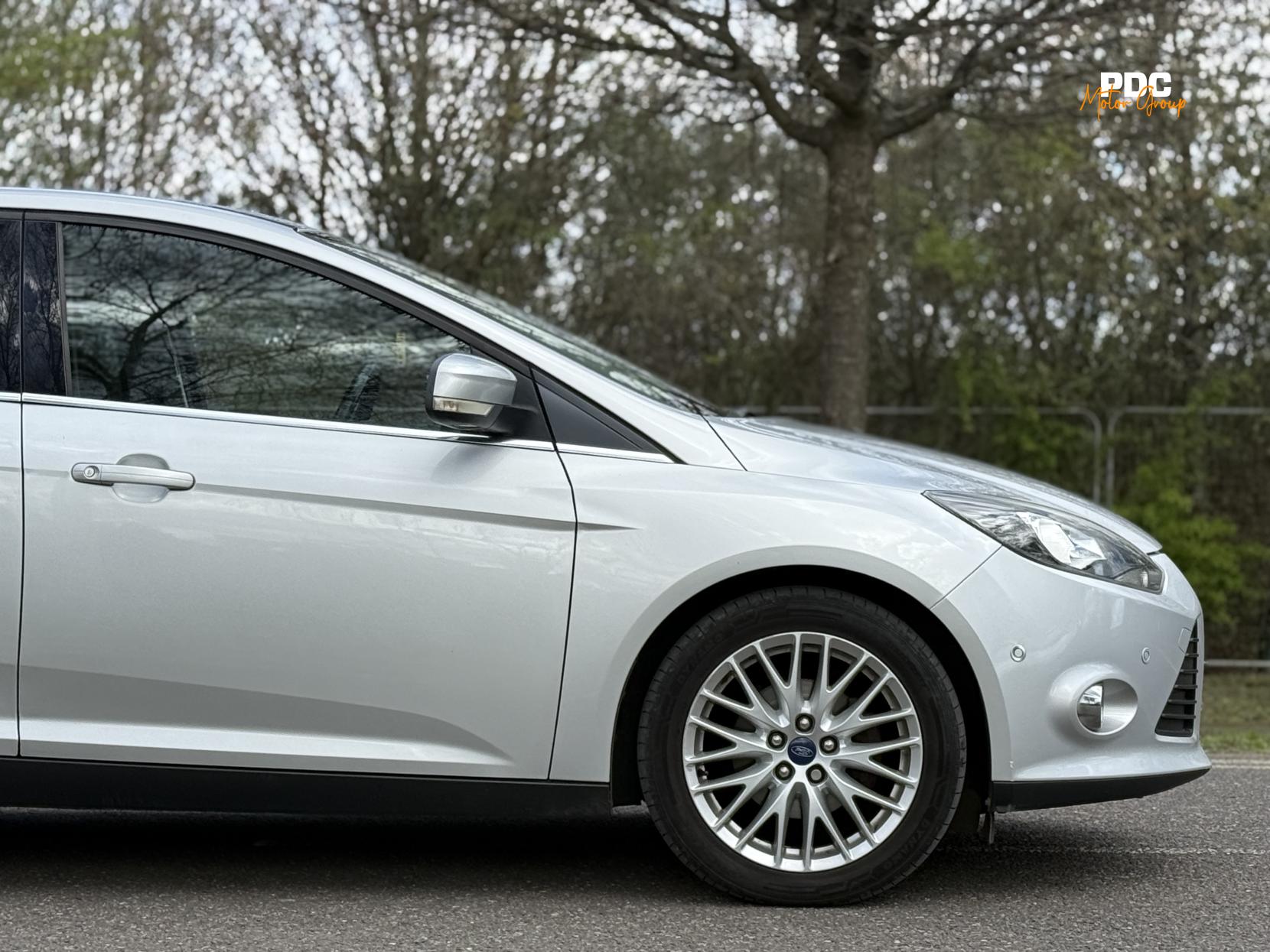 Ford Focus 1.0T EcoBoost Zetec Navigator Hatchback 5dr Petrol Manual Euro 5 (s/s) (100 ps)