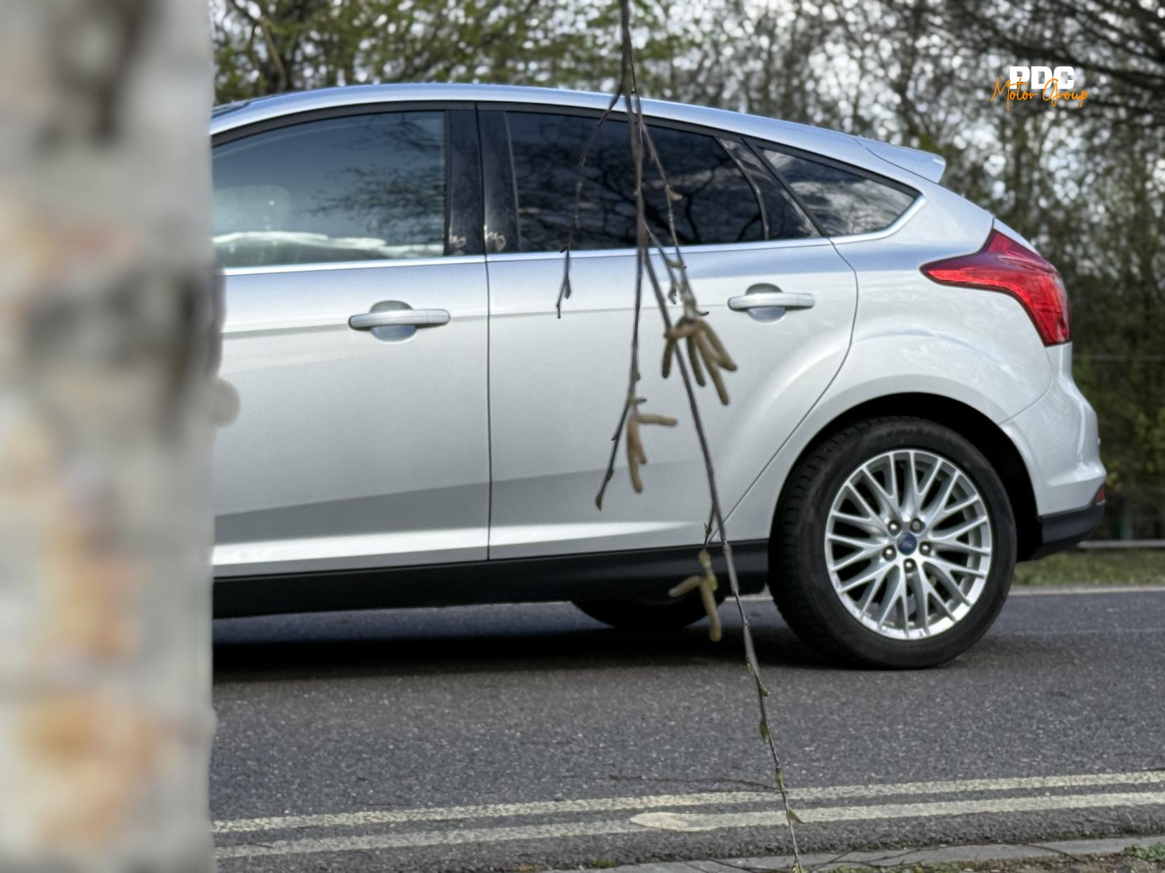 Ford Focus 1.0T EcoBoost Zetec Navigator Hatchback 5dr Petrol Manual Euro 5 (s/s) (100 ps)