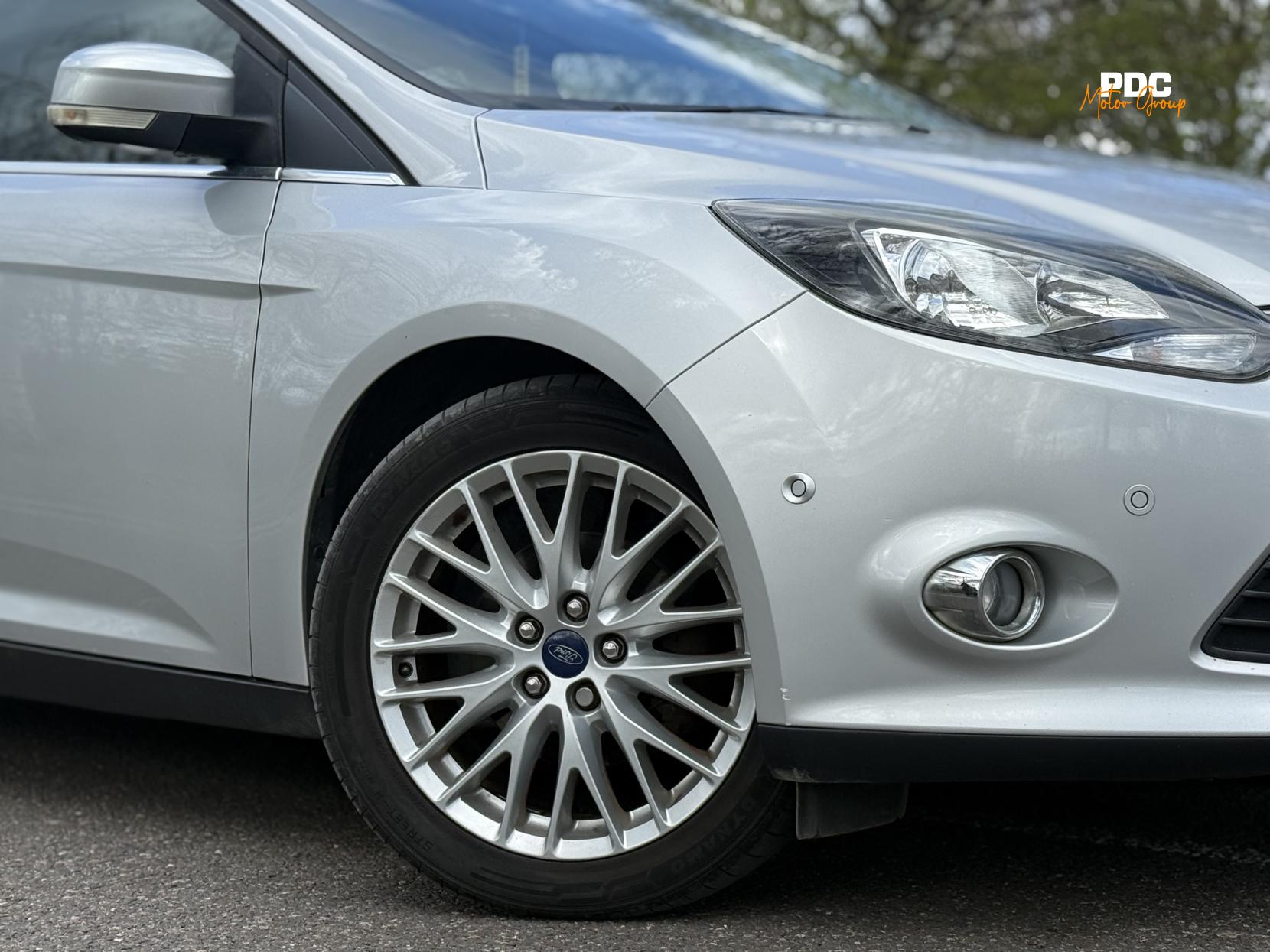 Ford Focus 1.0T EcoBoost Zetec Navigator Hatchback 5dr Petrol Manual Euro 5 (s/s) (100 ps)