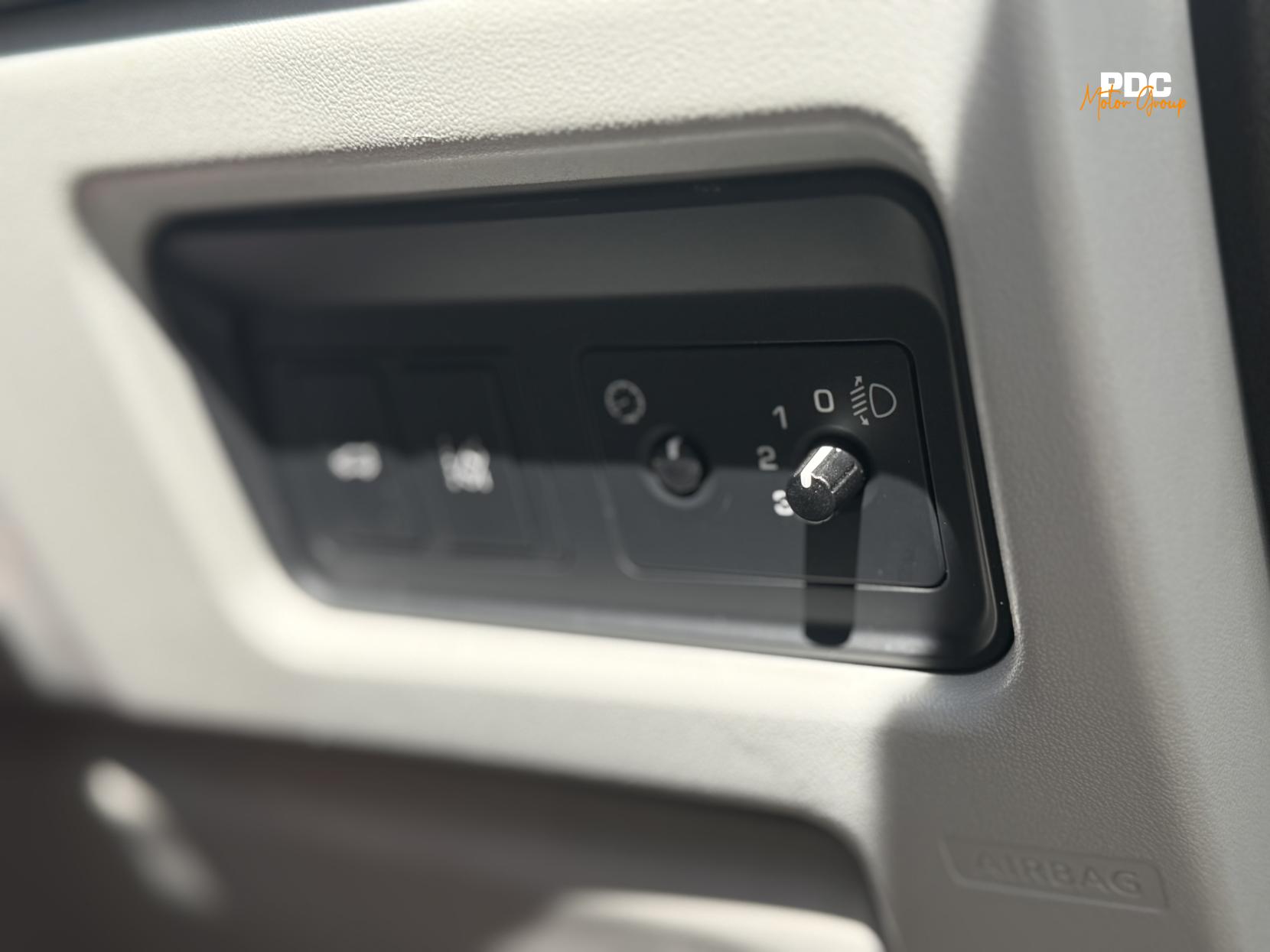 Land Rover Discovery Sport 2.0 TD4 SE Tech SUV 5dr Diesel Auto 4WD Euro 6 (s/s) (180 ps)